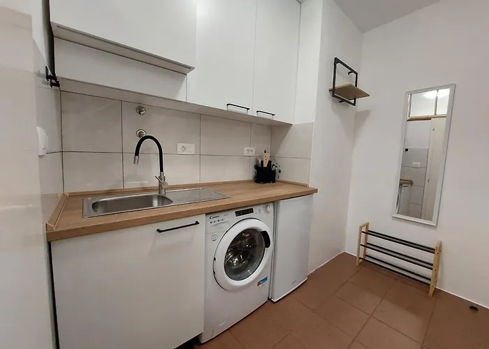 Siju Loft Bed * 波斯托伊纳