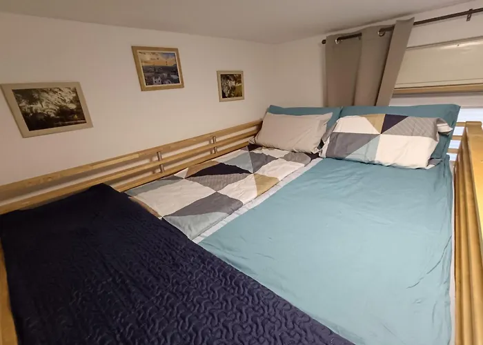 Siju Loft Bed 포스토이나